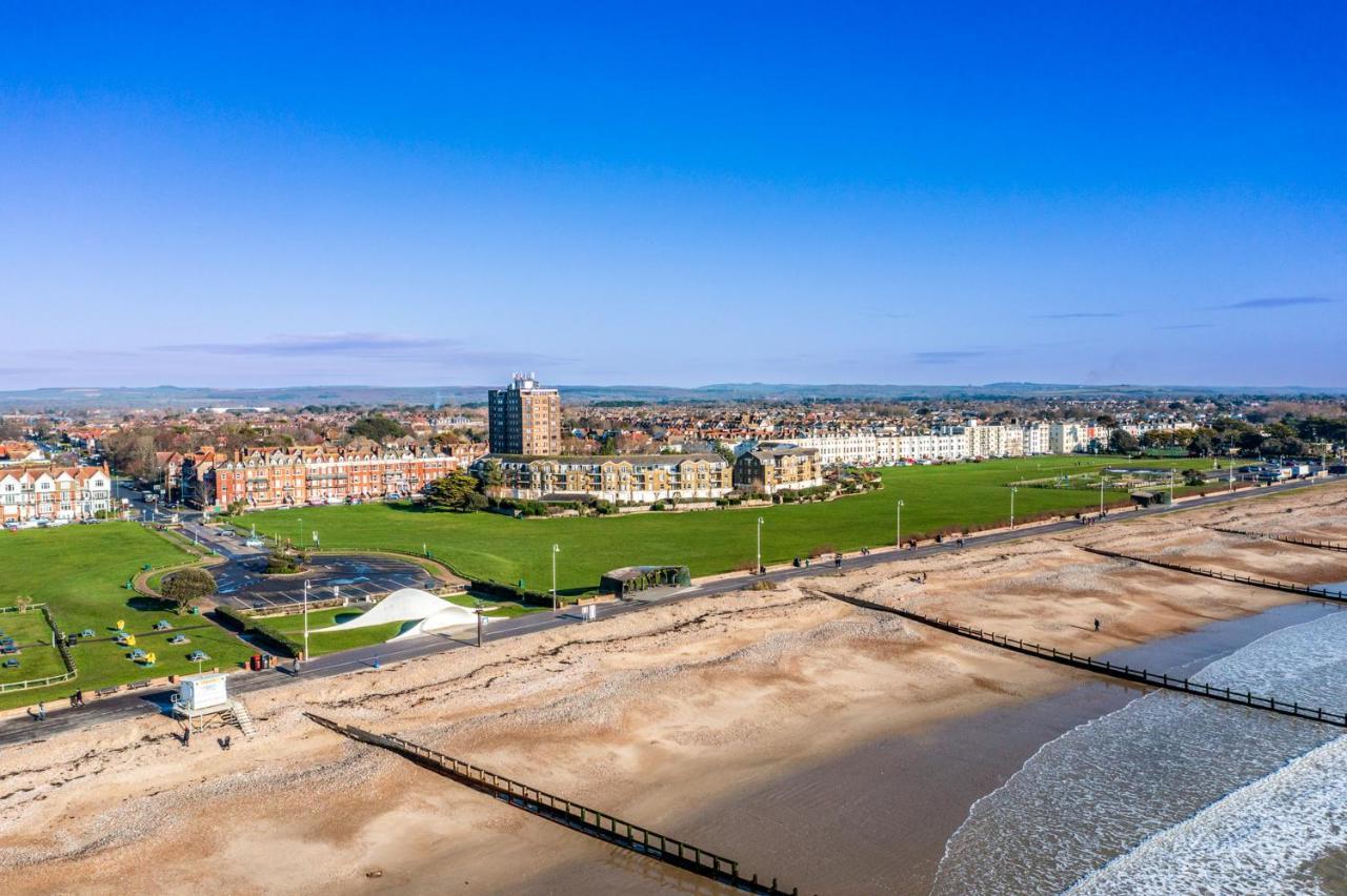 Tranquil 3bd Haven By The Sea In Holiday home Littlehampton